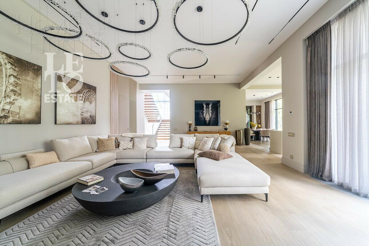 2-этажный коттедж 380 м² с отделкой