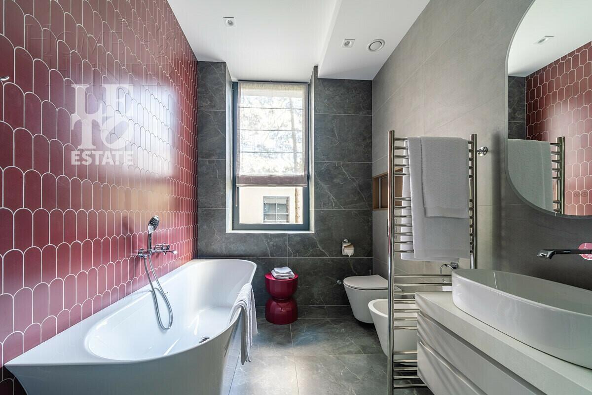 2-этажный коттедж 380 м² с отделкой