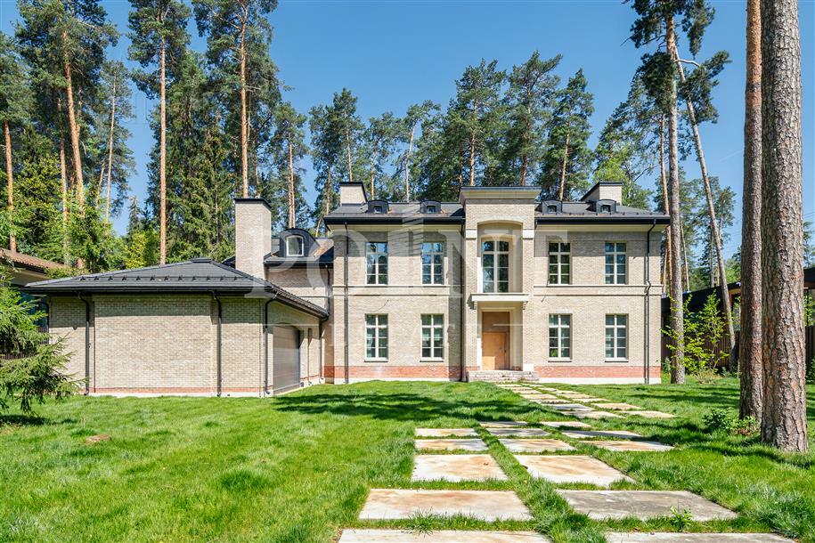 2-этажный коттедж 850 м² без отделки