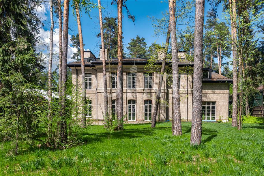 2-этажный коттедж 850 м² без отделки