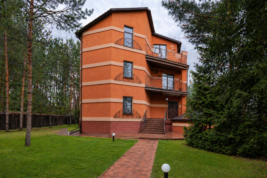 3-этажный коттедж 581 м² с отделкой