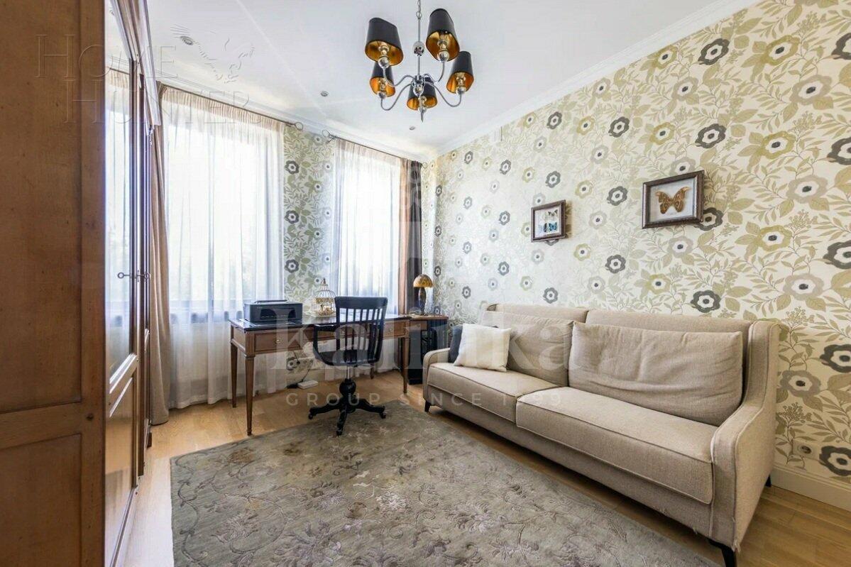 3-этажный таунхаус 240 м² с отделкой