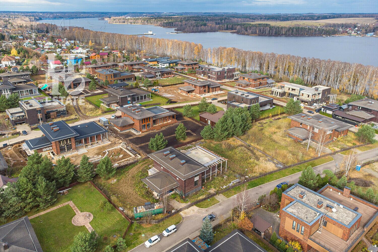 2-этажный коттедж 700 м² без отделки