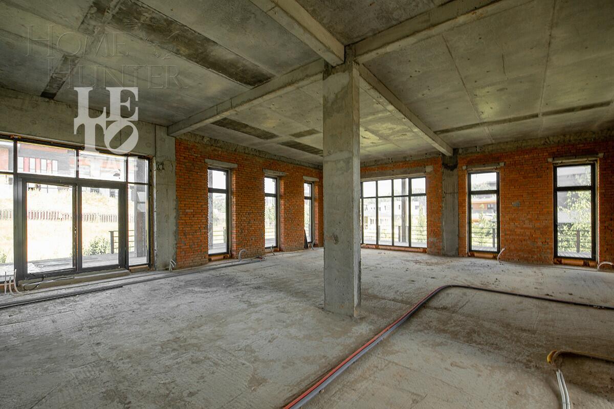 2-этажный коттедж 700 м² без отделки