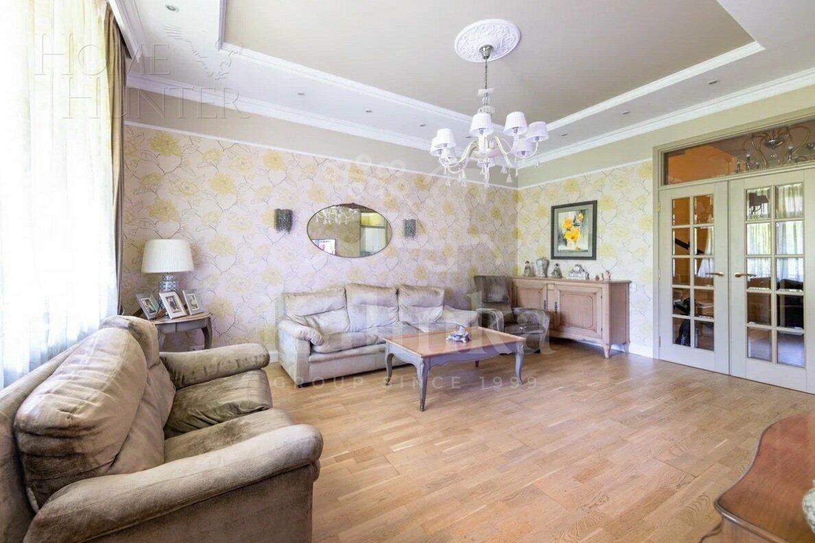 3-этажный таунхаус 240 м² с отделкой