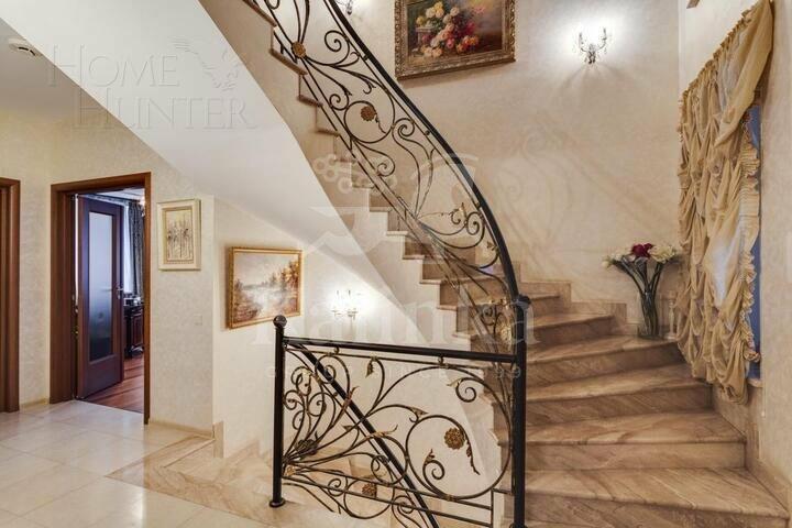 2-этажный коттедж 500 м² с отделкой