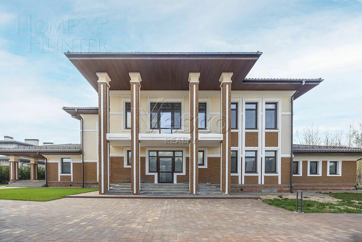 2-этажный коттедж 612 м² без отделки
