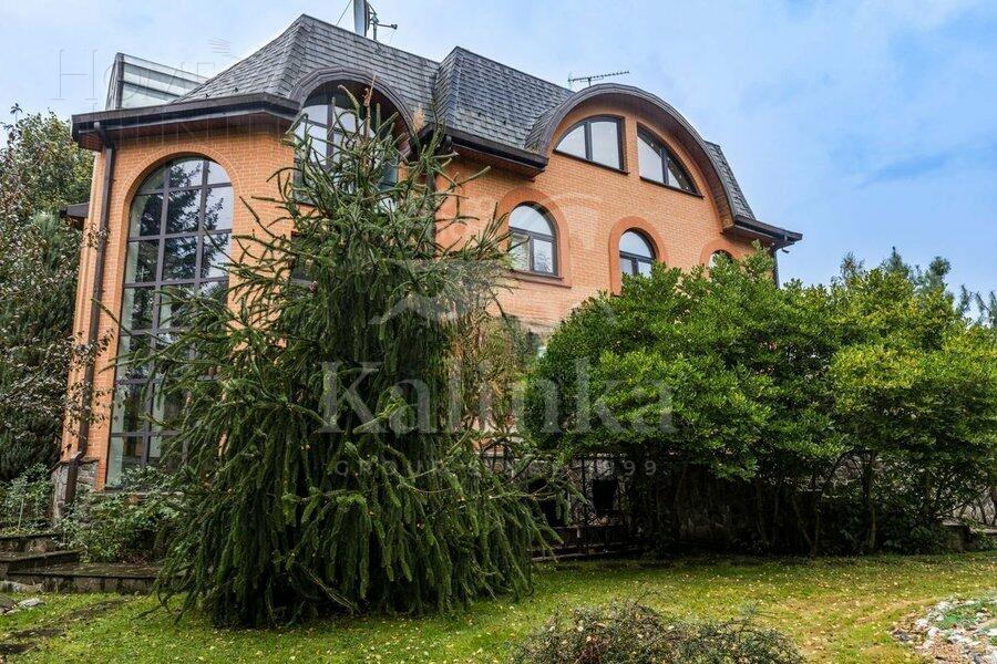 2-этажный коттедж 500 м² с отделкой