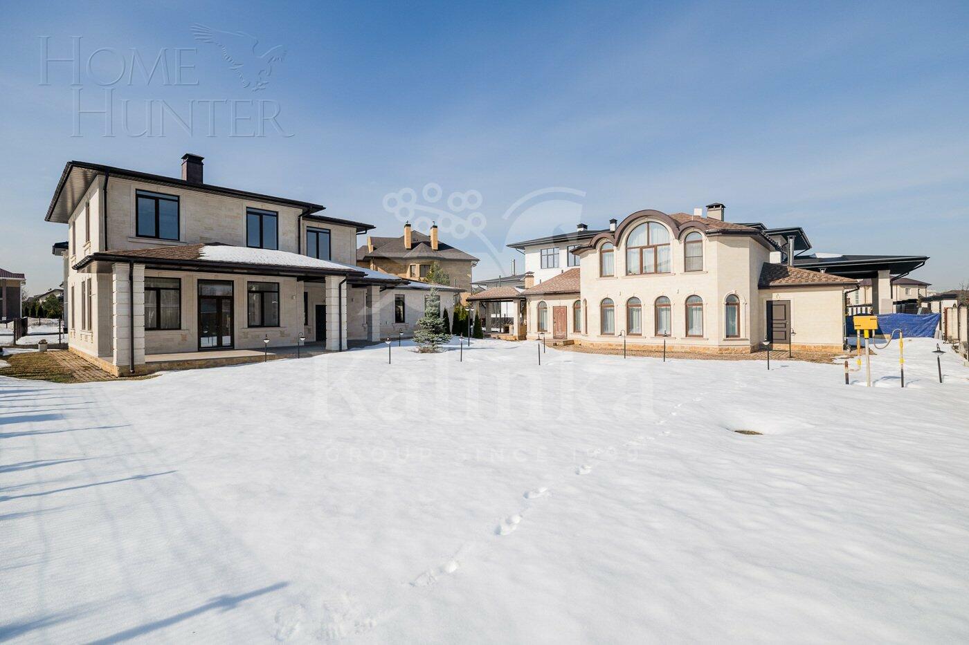 2-этажный коттедж 400 м² с отделкой