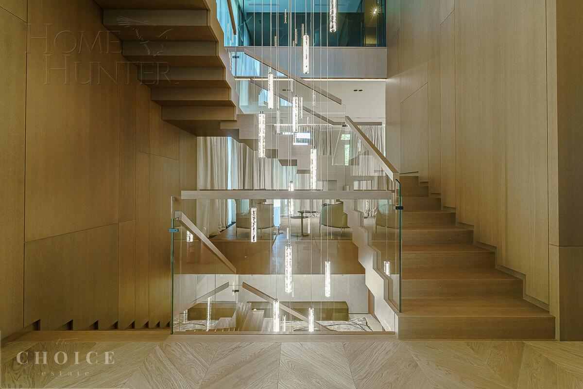 2-этажный коттедж 1 373.4 м² с отделкой