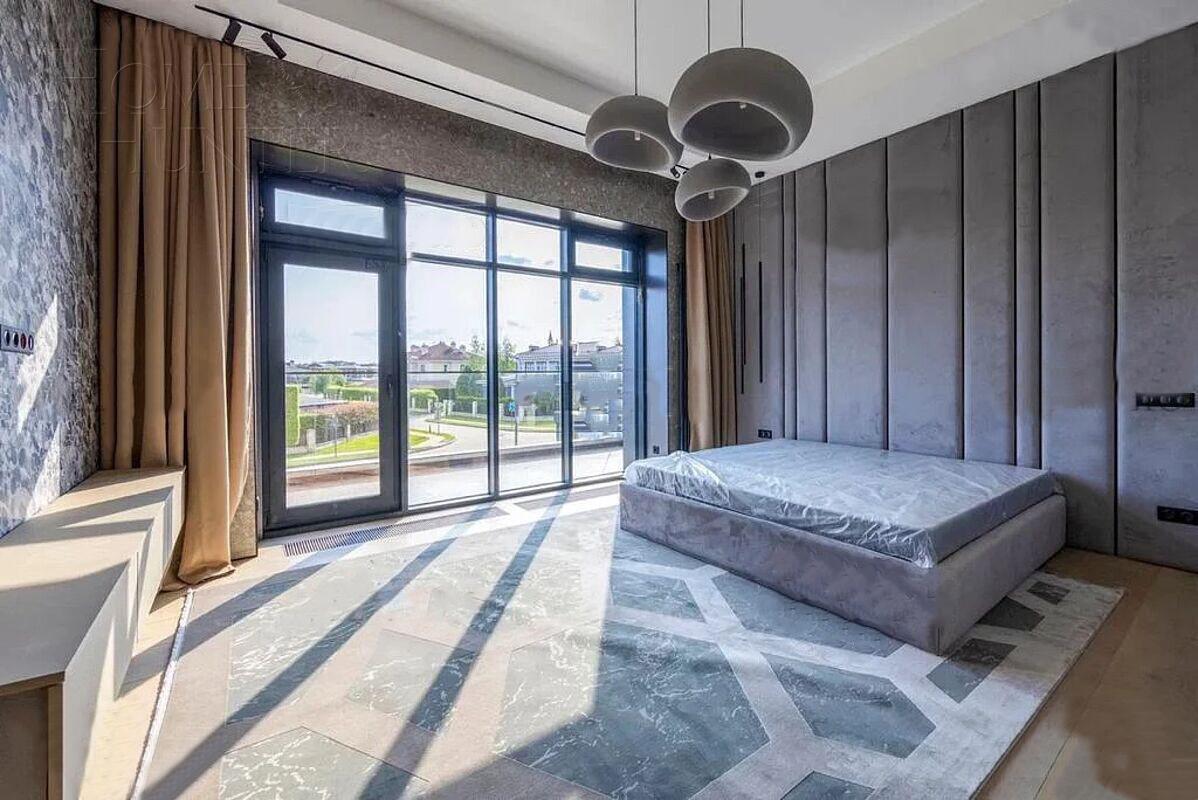 2-этажный коттедж 1 100 м² с отделкой