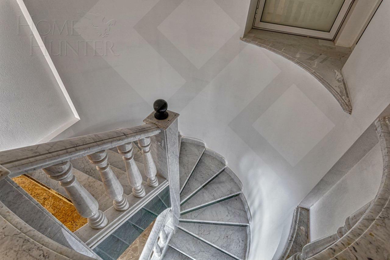 2-УРОВНЕВАЯ КВАРТИРА БЕЗ ОТДЕЛКИ 375.5 М² НА 4 ЭТАЖЕ