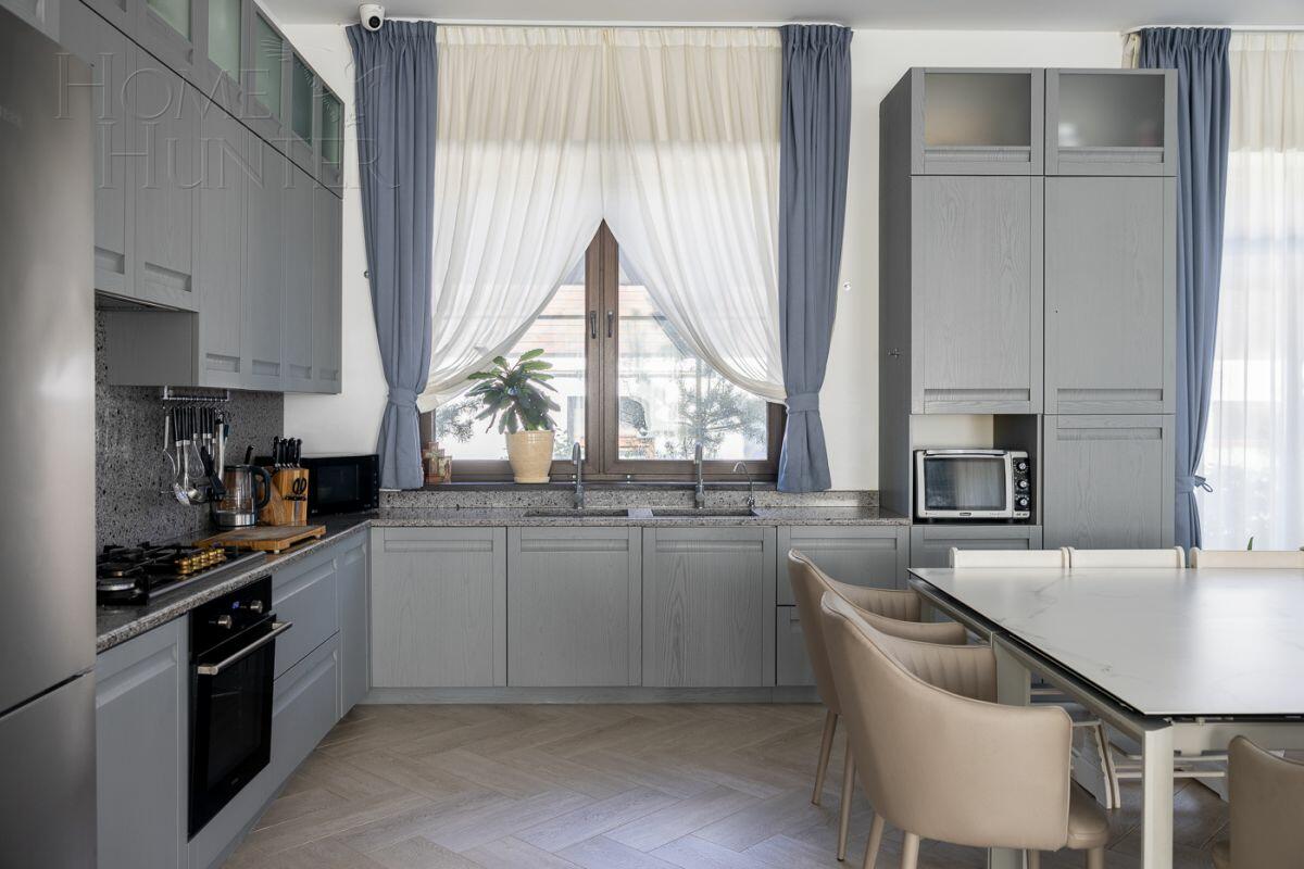 2-этажный коттедж 300 м² с отделкой