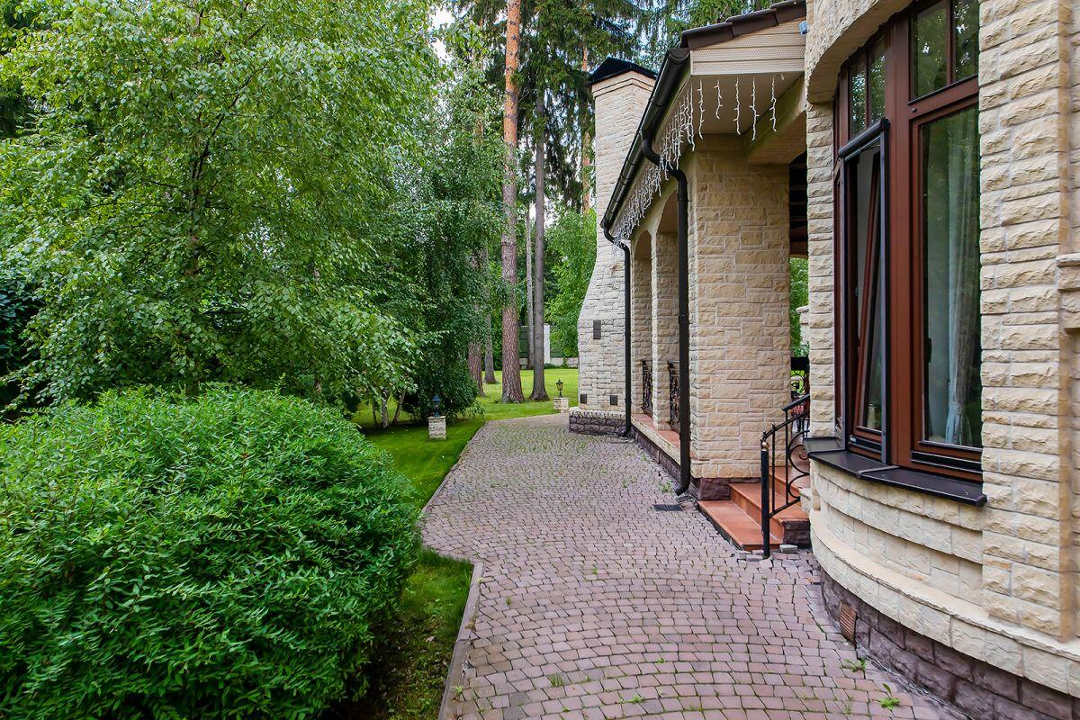 2-этажный коттедж 865 м² с отделкой