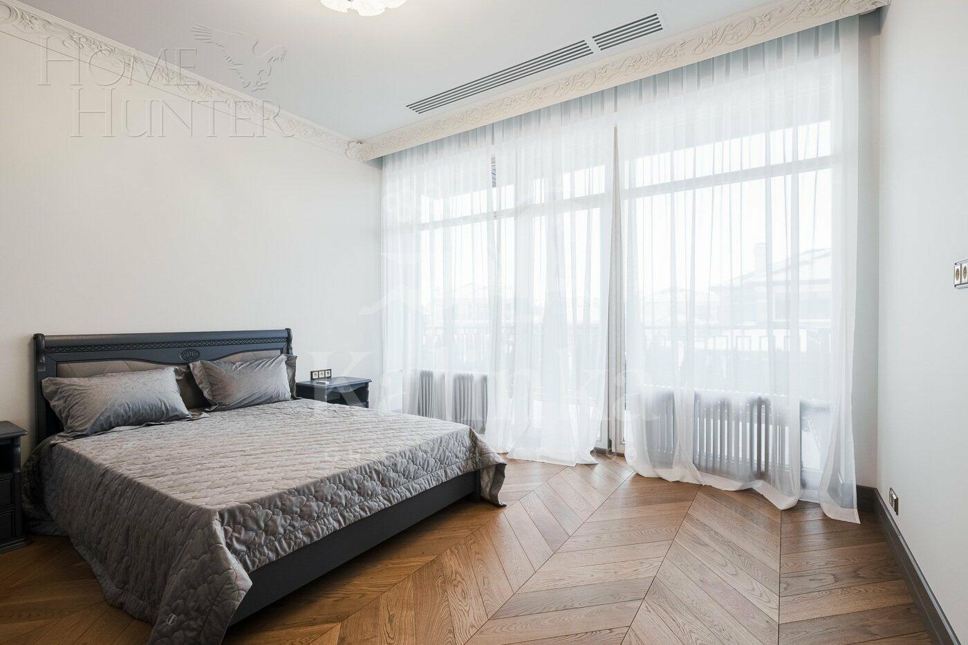 2-этажный коттедж 1 000 м² с отделкой