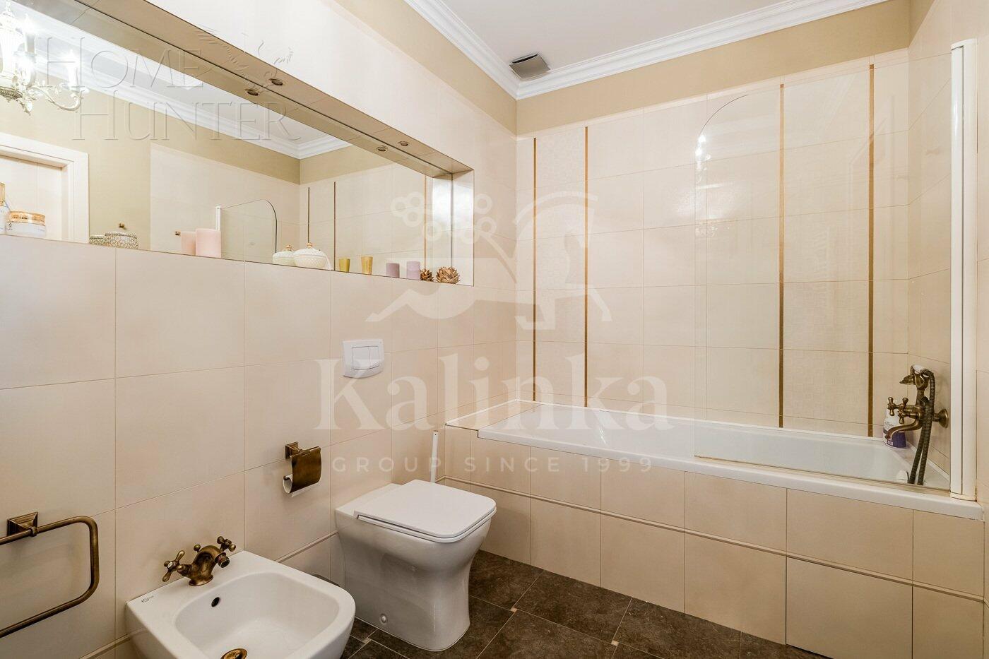 3-этажный таунхаус 240 м² с отделкой