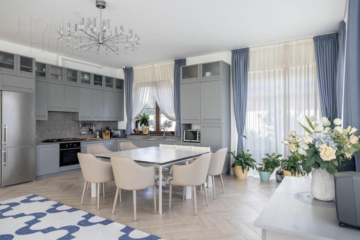 2-этажный коттедж 300 м² с отделкой