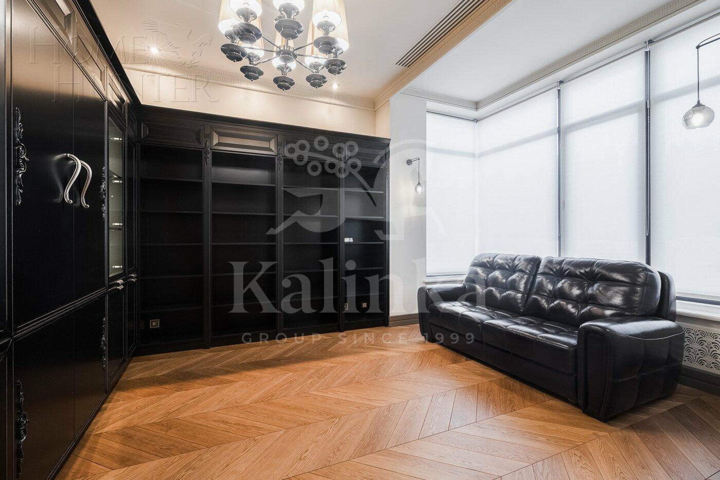 2-этажный коттедж 1 000 м² с отделкой