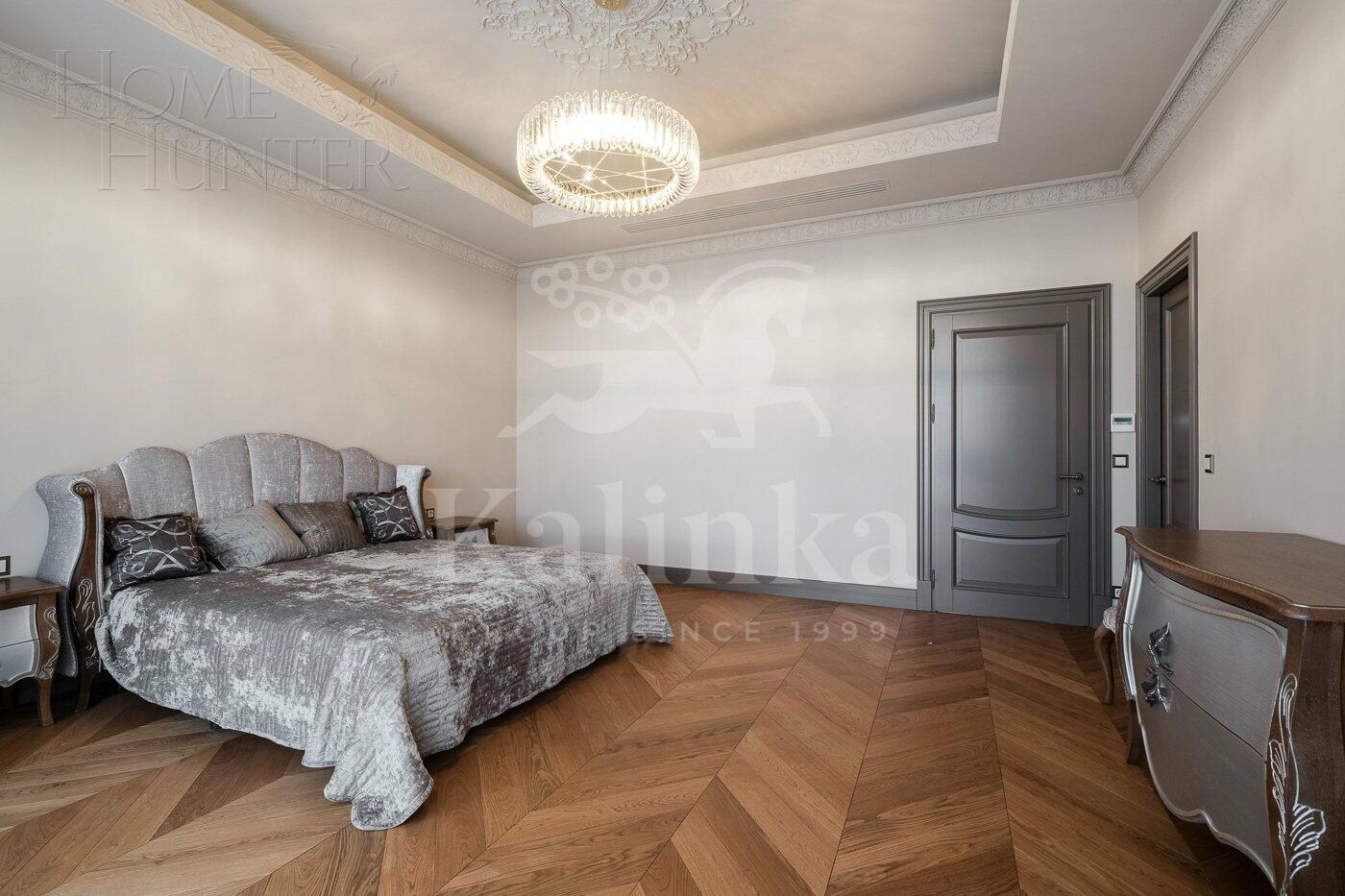 2-этажный коттедж 1 000 м² с отделкой