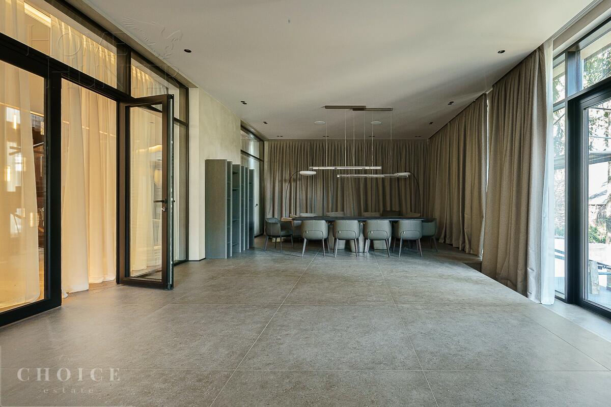 2-этажный коттедж 1 373.4 м² с отделкой