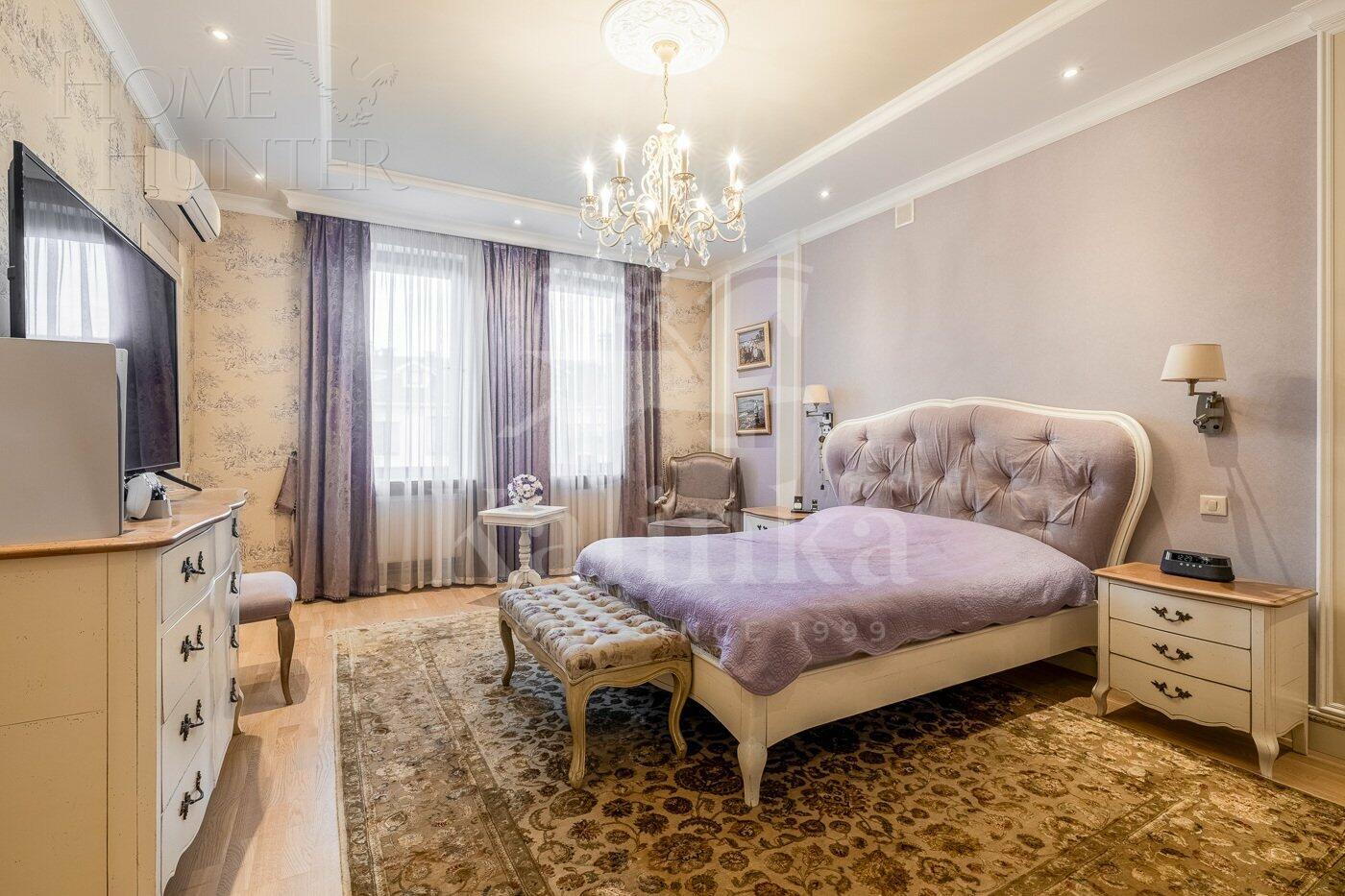 3-этажный таунхаус 240 м² с отделкой