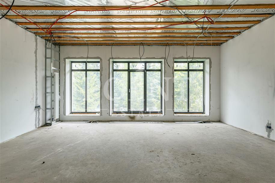 2-этажный коттедж 1 120 м² без отделки