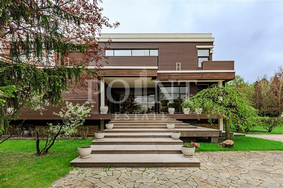 2-этажный коттедж 1 200 м² с отделкой