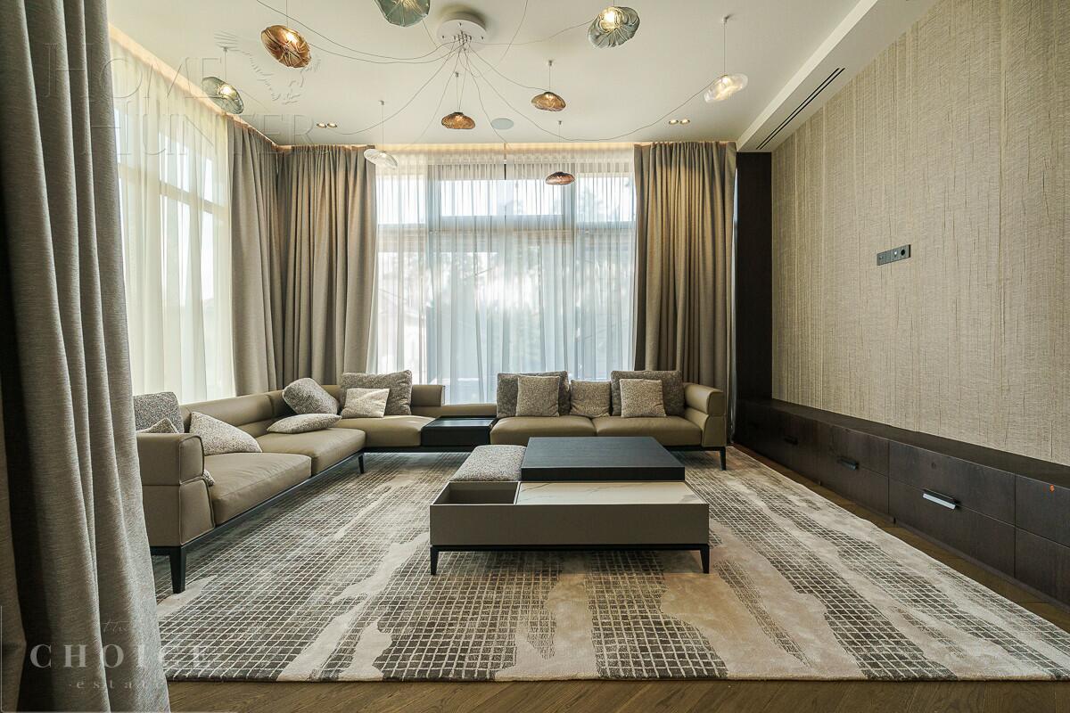 2-этажный коттедж 1 373.4 м² с отделкой