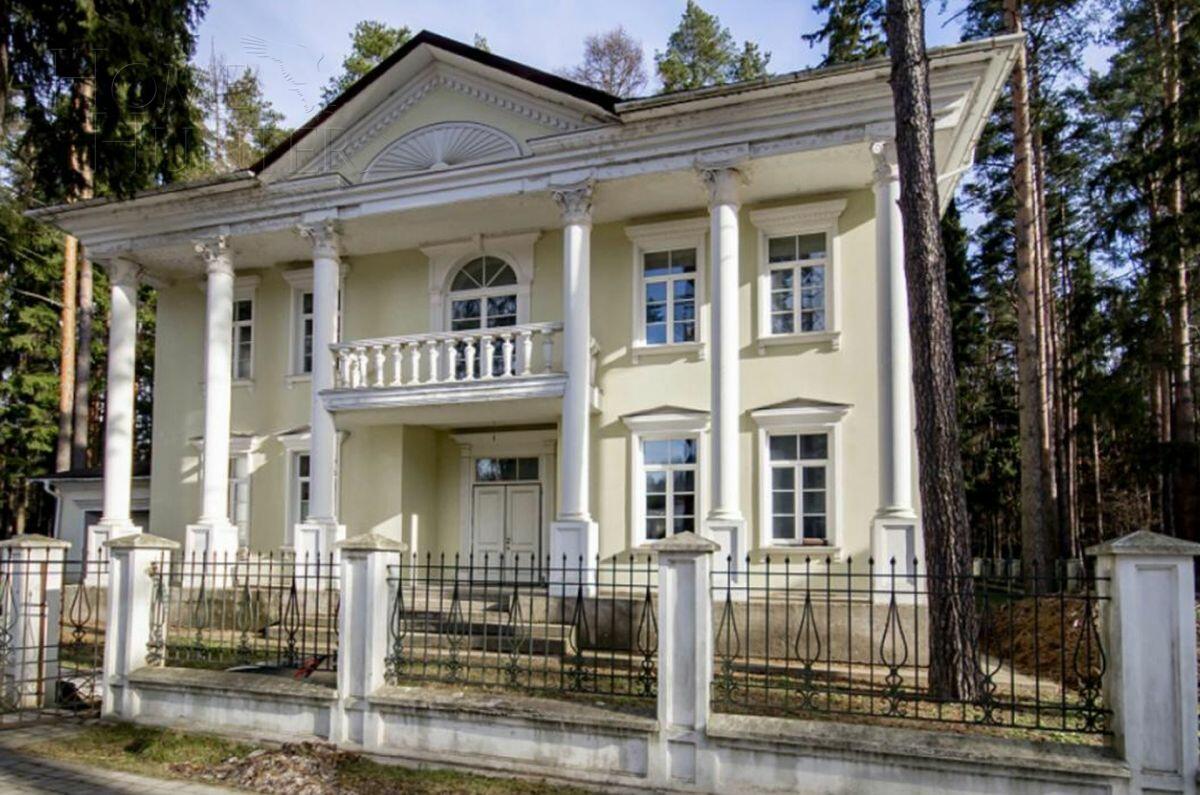 2-этажный коттедж 730 м² без отделки