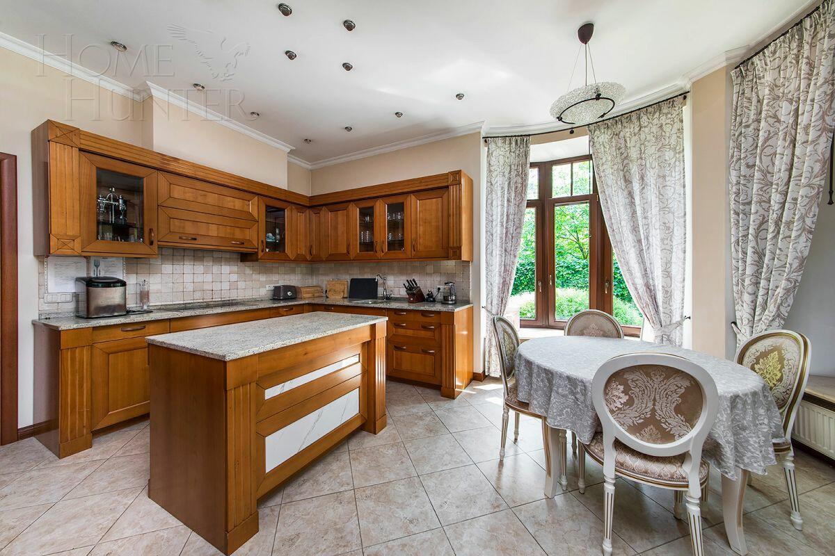 2-этажный коттедж 865 м² с отделкой