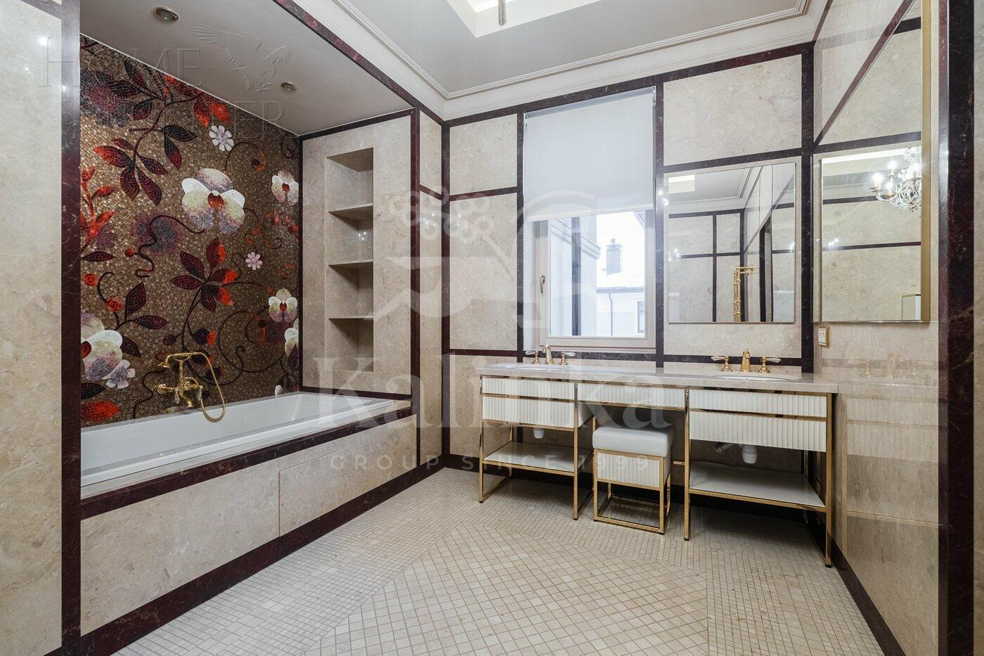 2-этажный коттедж 1 000 м² с отделкой
