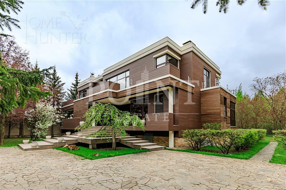 2-этажный коттедж 1 200 м² с отделкой