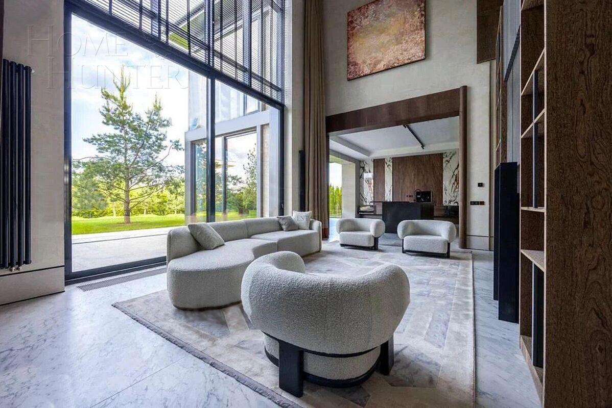 2-этажный коттедж 1 100 м² с отделкой
