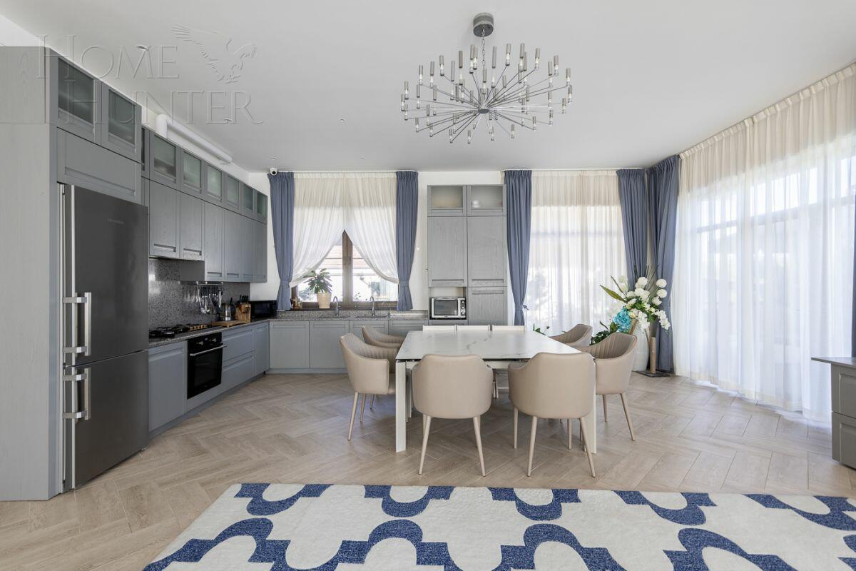 2-этажный коттедж 300 м² с отделкой