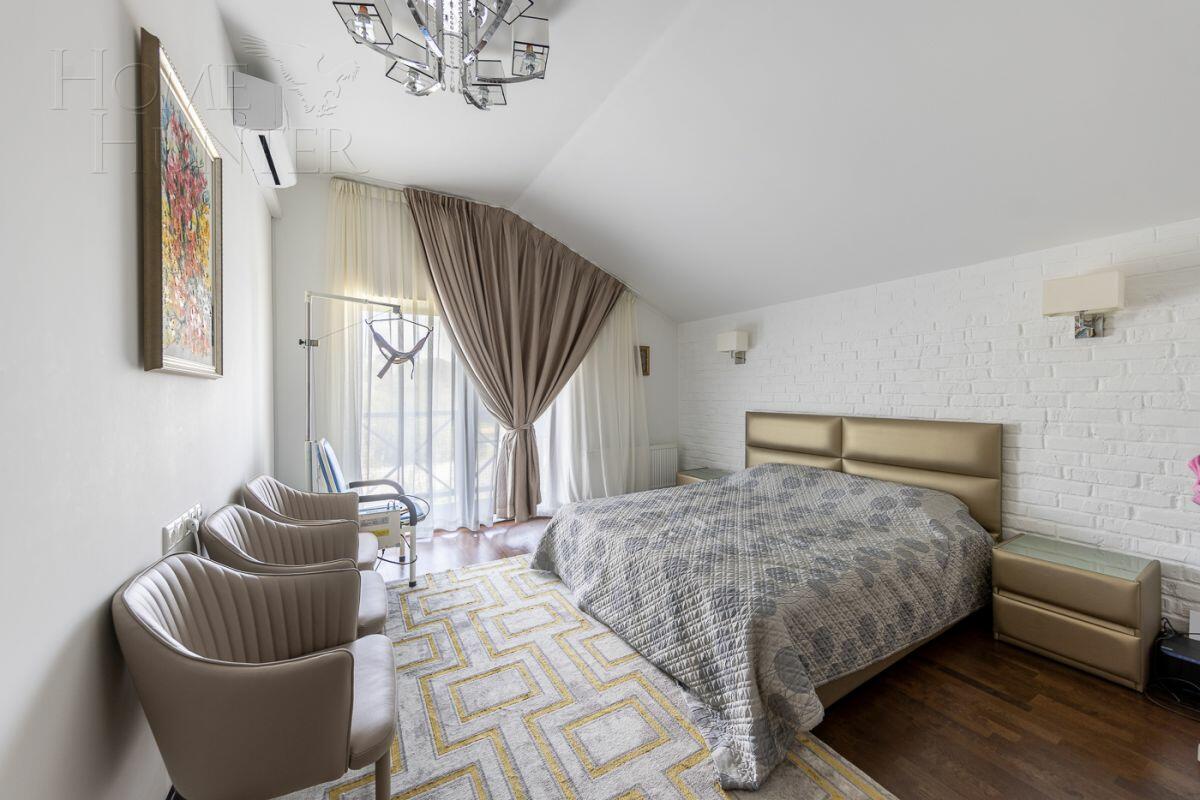 2-этажный коттедж 300 м² с отделкой