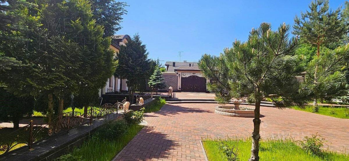 2-этажный коттедж 1 450 м² с отделкой