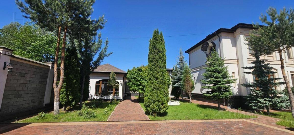 2-этажный коттедж 1 450 м² с отделкой