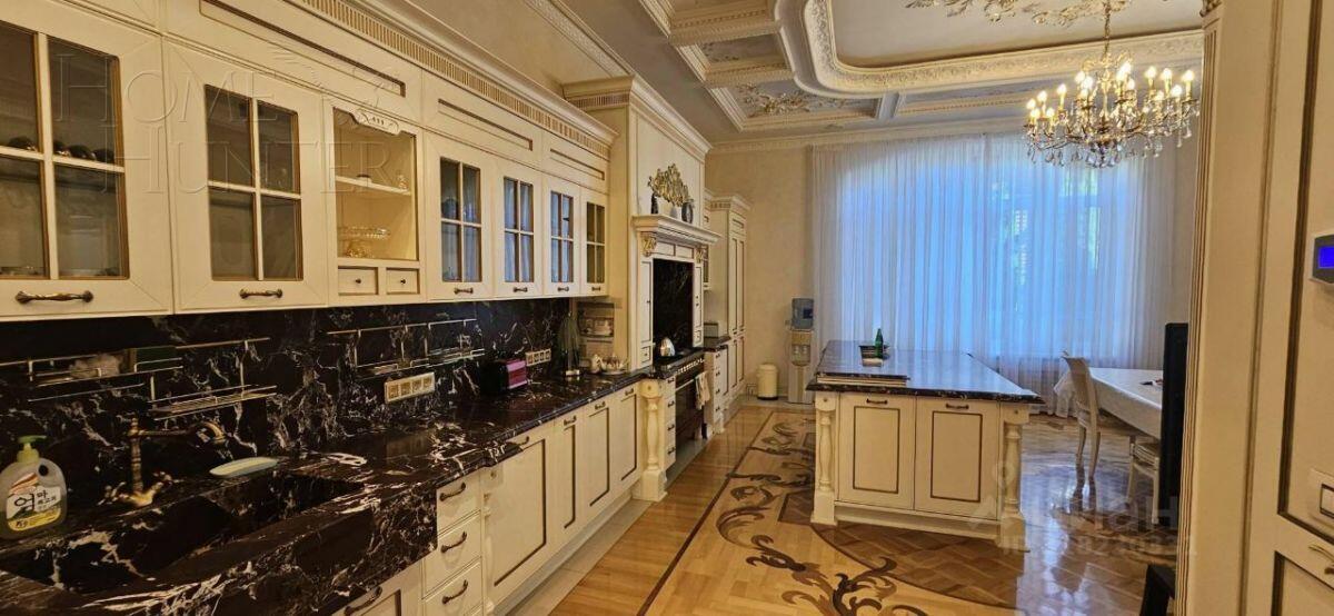 2-этажный коттедж 1 450 м² с отделкой