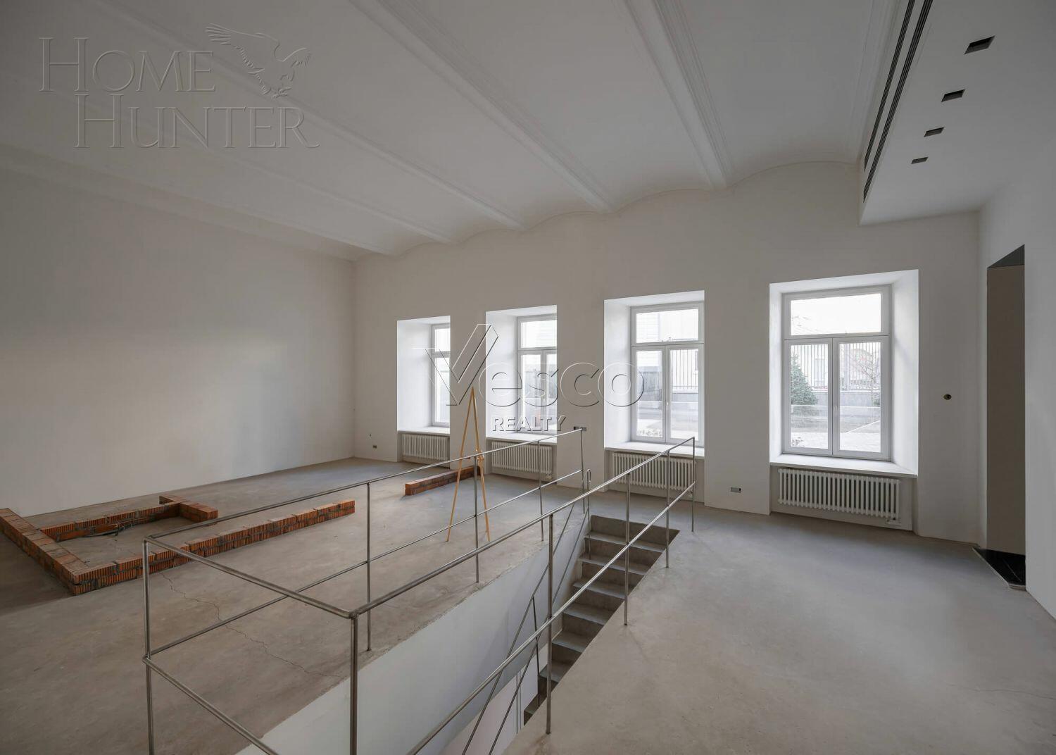 2-УРОВНЕВЫЕ АПАРТАМЕНТЫ БЕЗ ОТДЕЛКИ 191.8 М² НА 1 ЭТАЖЕ