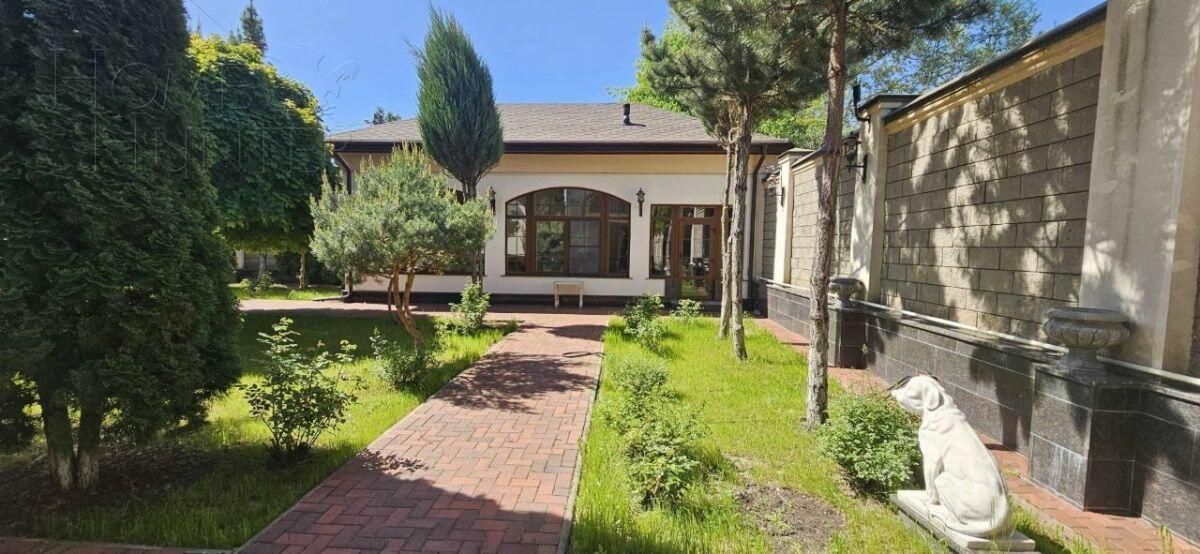 2-этажный коттедж 1 450 м² с отделкой
