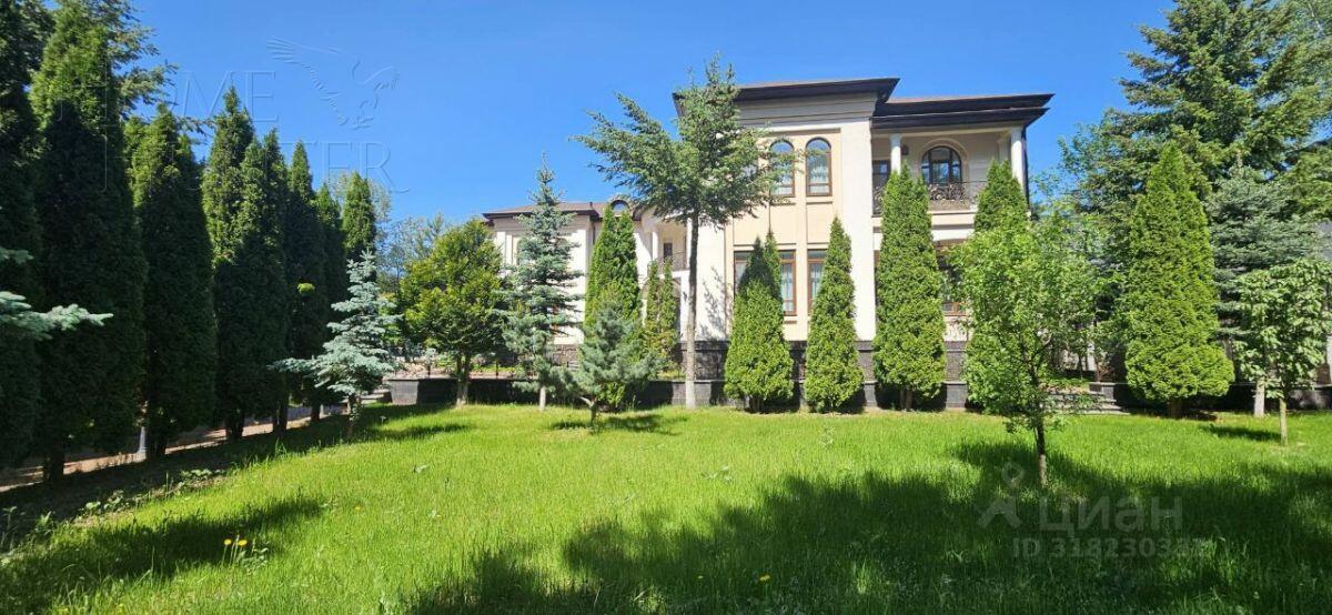 2-этажный коттедж 1 450 м² с отделкой