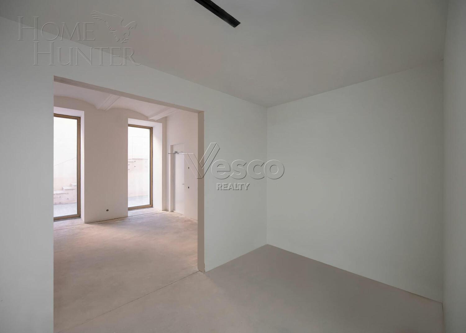 2-УРОВНЕВЫЕ АПАРТАМЕНТЫ БЕЗ ОТДЕЛКИ 191.8 М² НА 1 ЭТАЖЕ