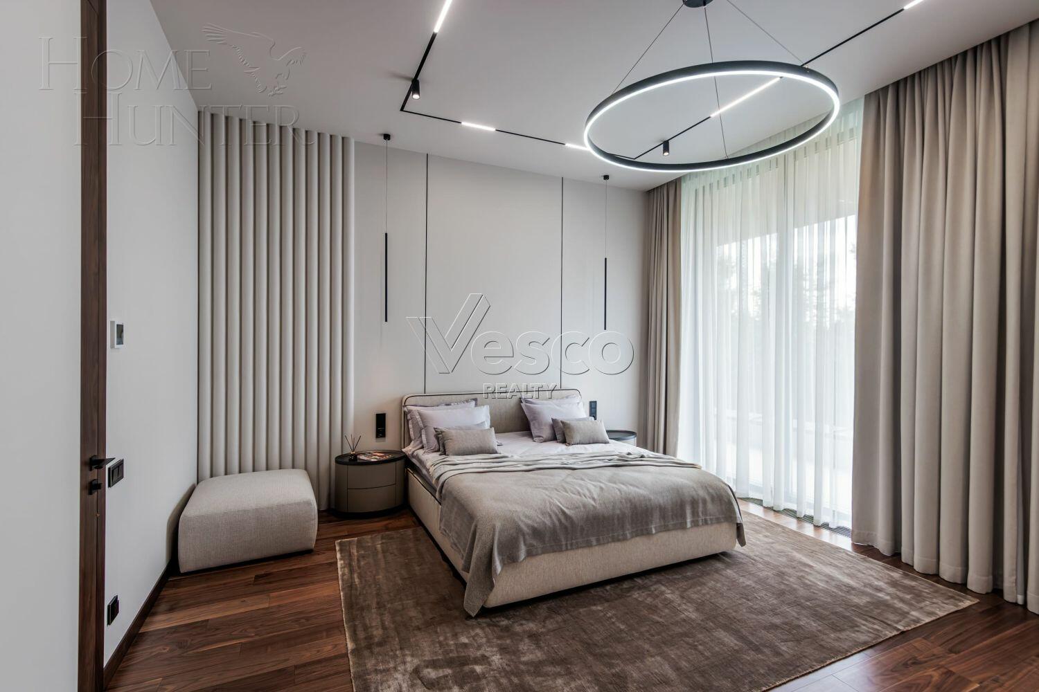 2-этажный коттедж 1 100 м² с отделкой