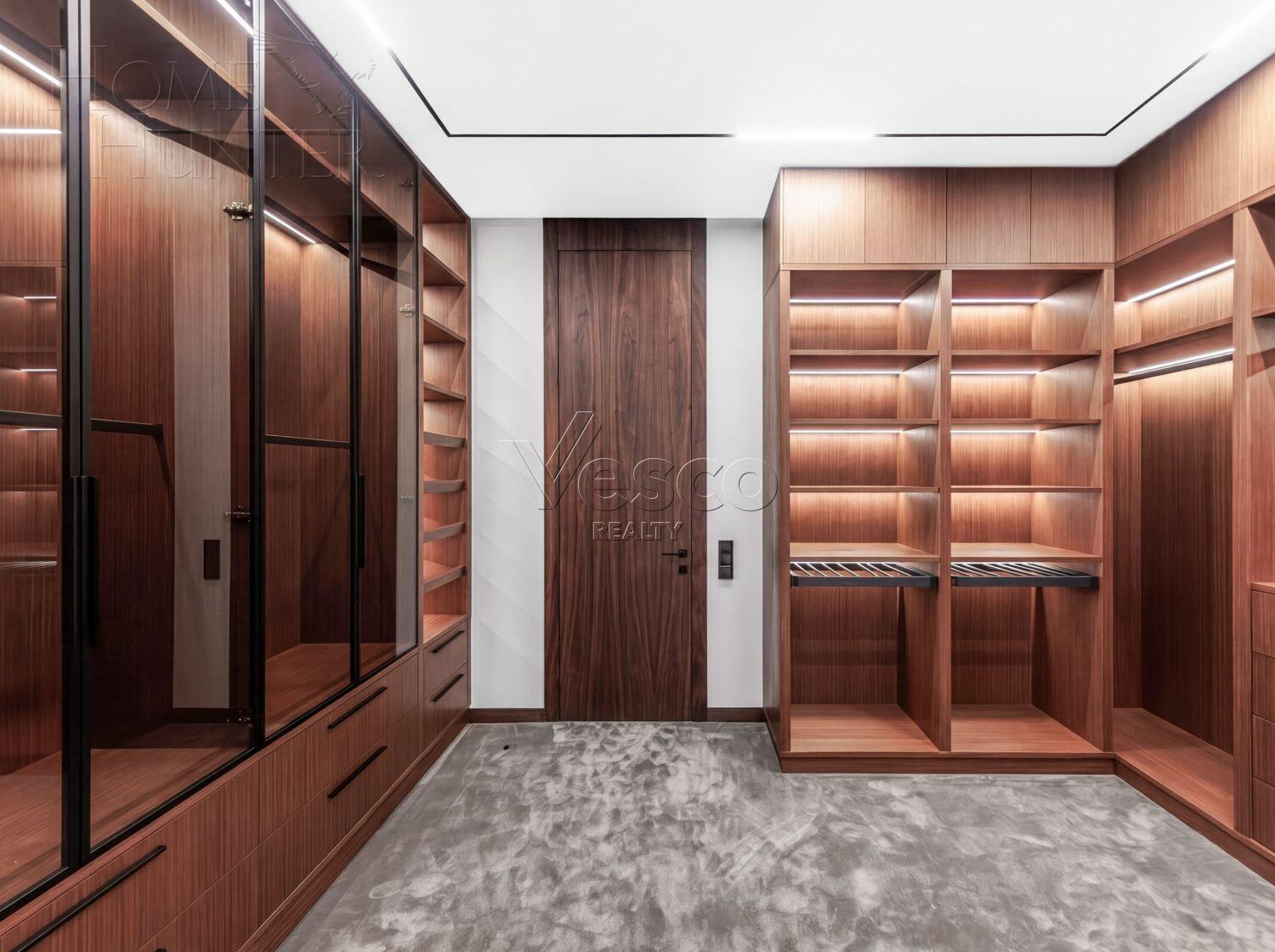 2-этажный коттедж 1 100 м² с отделкой