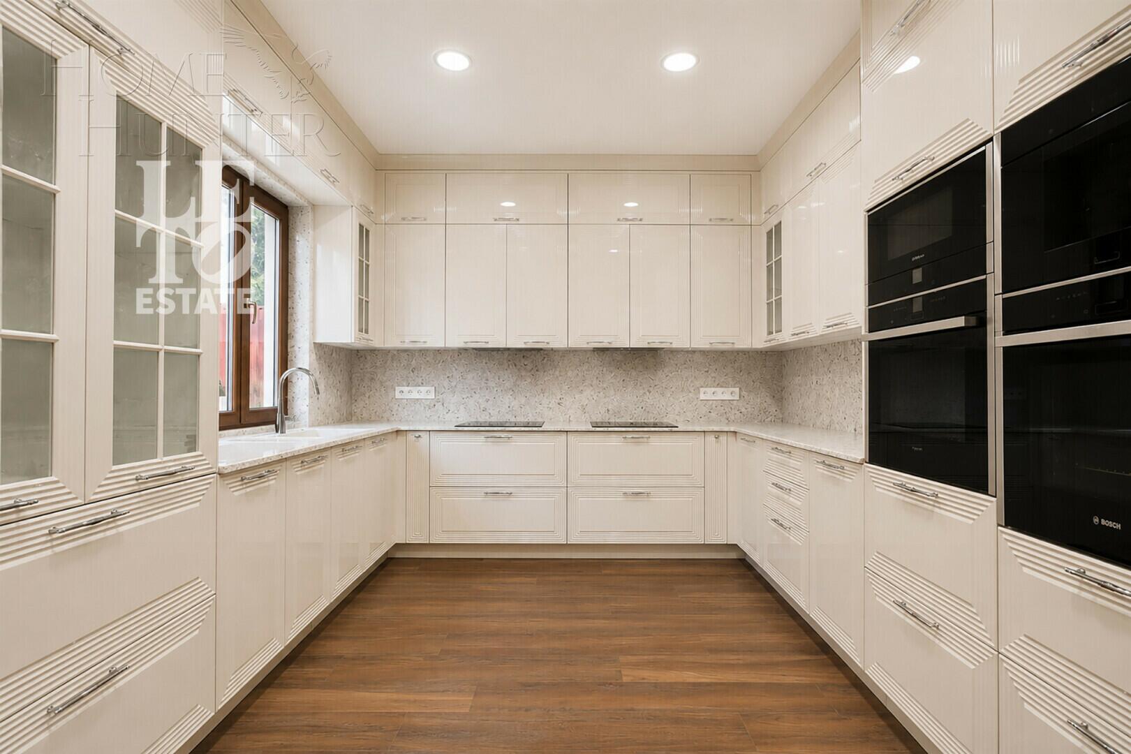 2-этажный коттедж 379.4 м² с отделкой