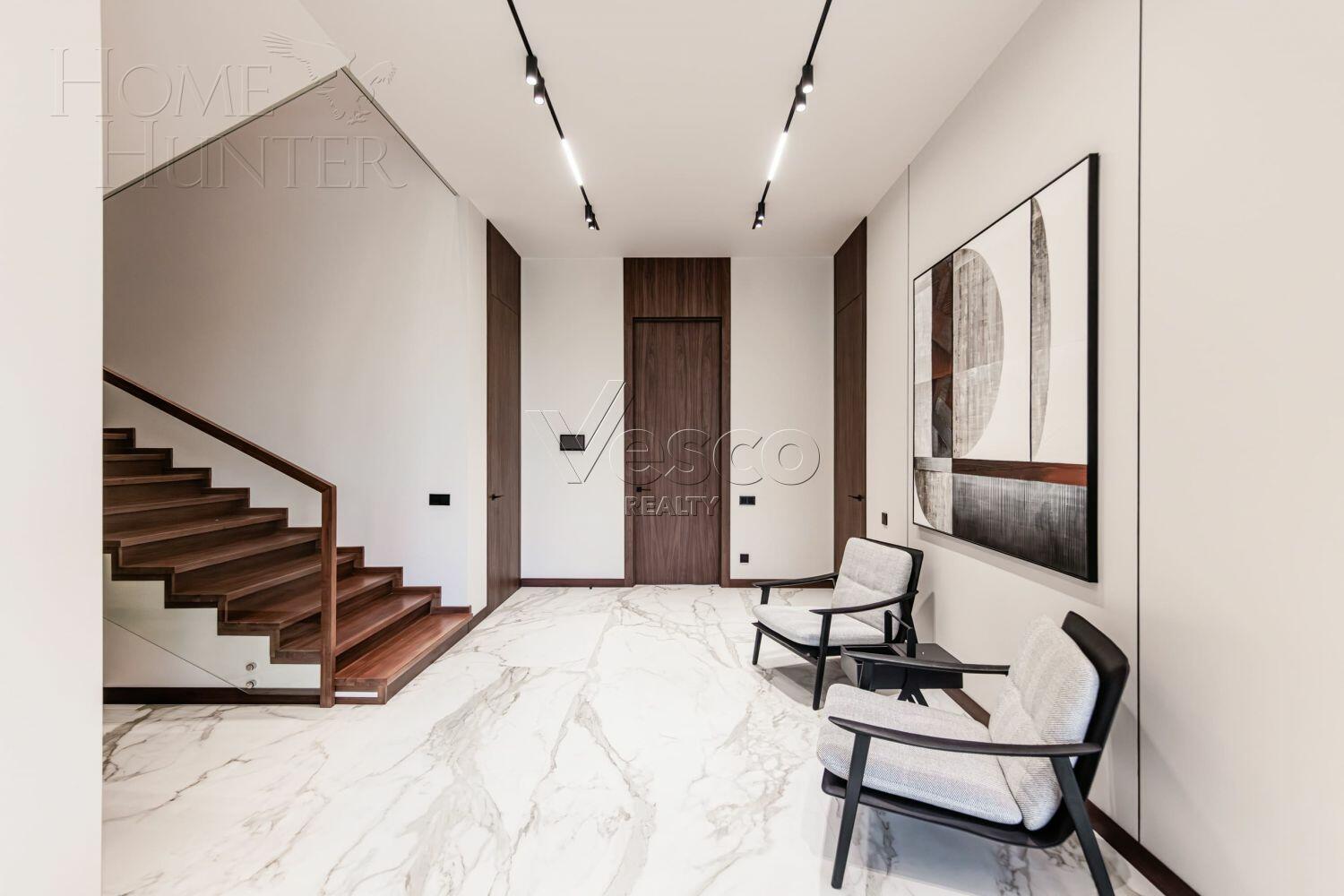 2-этажный коттедж 1 100 м² с отделкой