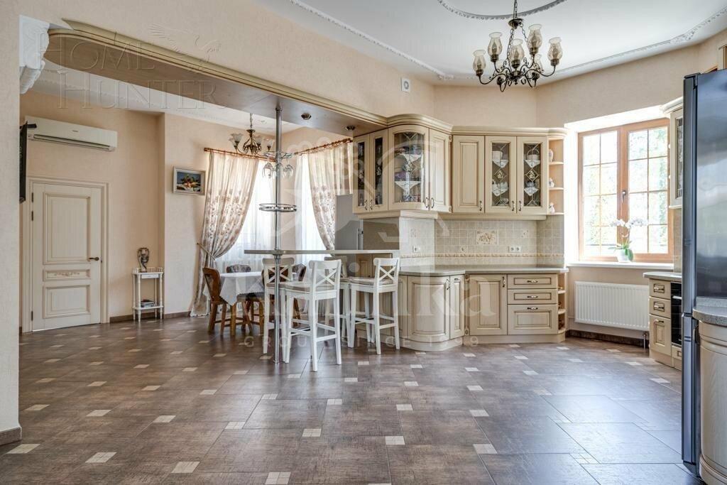 2-этажный коттедж 650 м² с отделкой