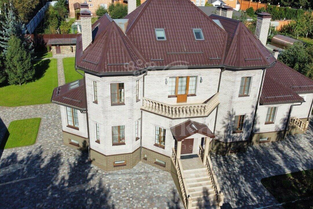 2-этажный коттедж 650 м² с отделкой