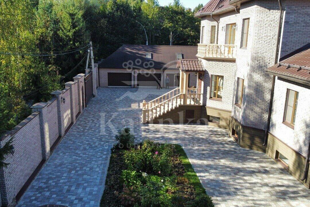 2-этажный коттедж 650 м² с отделкой