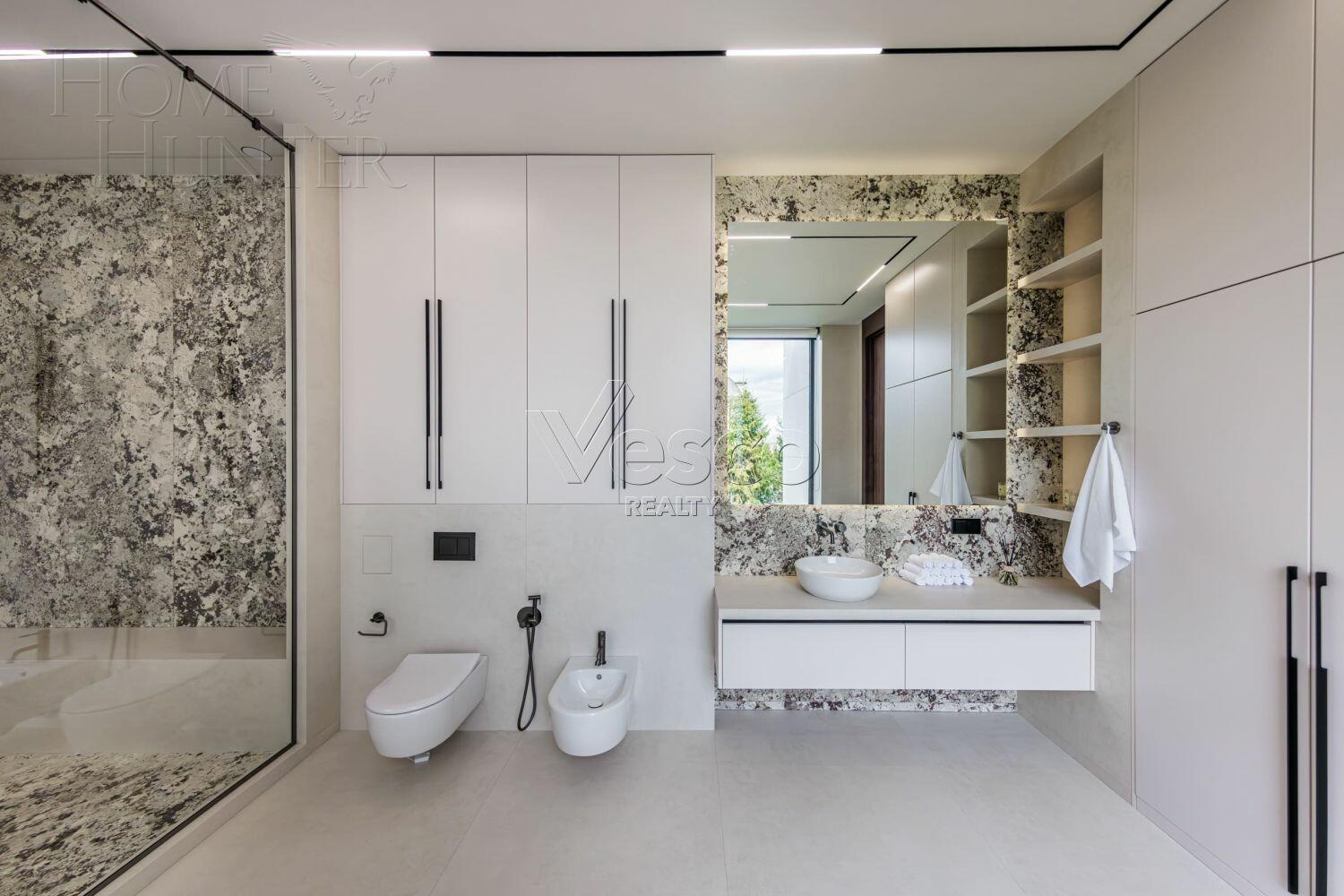 2-этажный коттедж 1 100 м² с отделкой